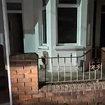 Stylish Family House Close To Heart Of Belfast With Free Parking