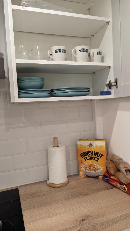 Stylish Family House Close To Heart Of With Free Parking
