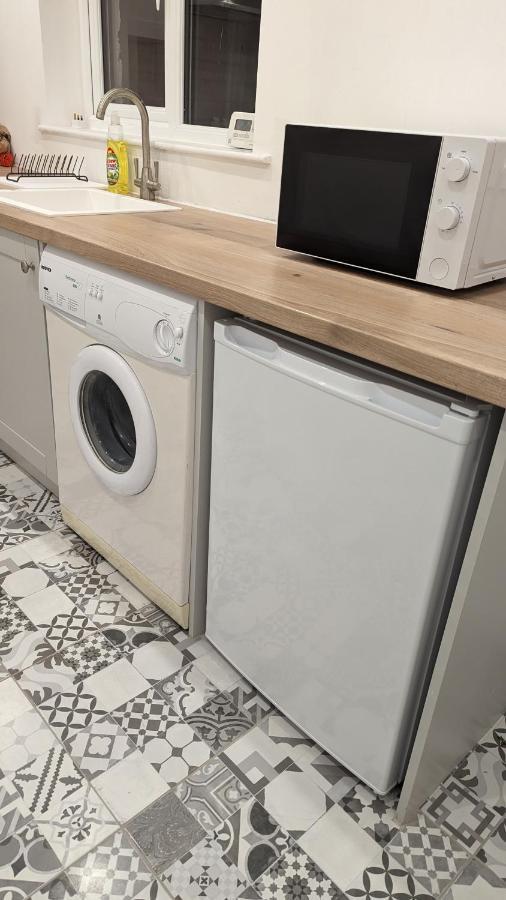 Apartment Stylish Family House Close To Heart Of With Free Parking